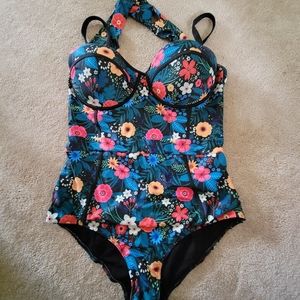Ladies Plus Size Swimsuit